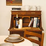 June - Veluwe Hideaway Met Sauna 度假居 *