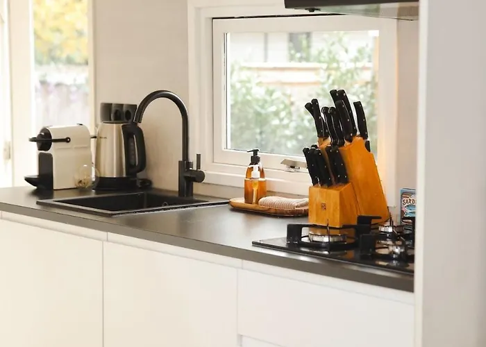 June - Veluwe Hideaway Met Sauna بوتِنْ