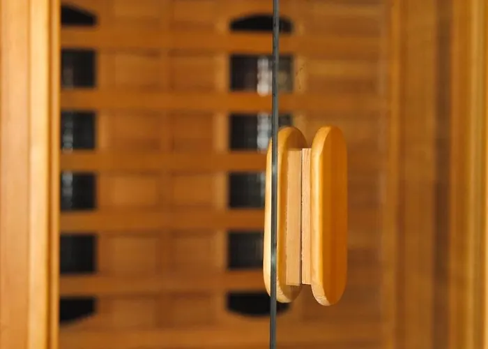 June - Veluwe Hideaway Met Sauna *