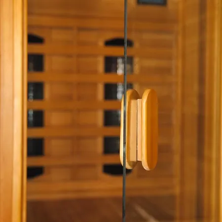 June - Veluwe Hideaway Met Sauna *